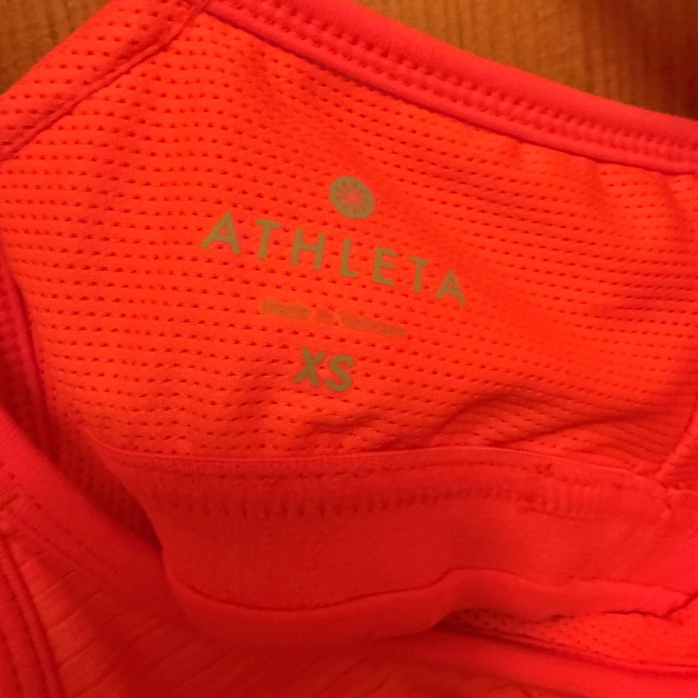 Athleta Shadow Stripe Energize Tank Top Built-In-Bra Size XS NWT - Picture 8 of 14